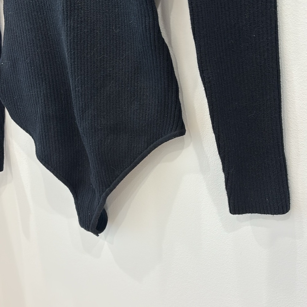 Abercrombie & Fitch Ribbed Sweetheart Bodysuit - Picture 3 of 5